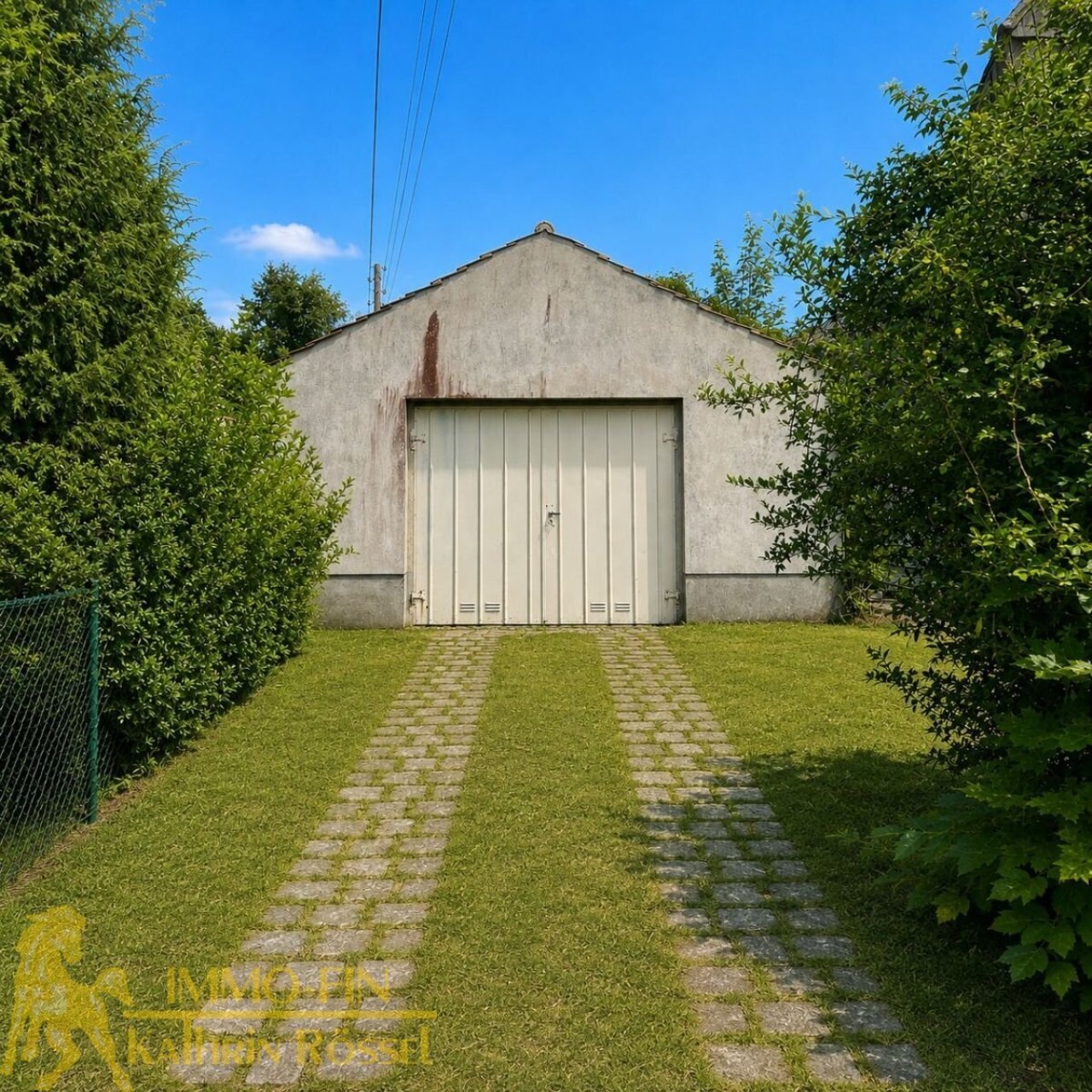2. Garage auf der Ostseite (KI-optimiert) 2. Garage auf der Ostseite (KI-optimiert)