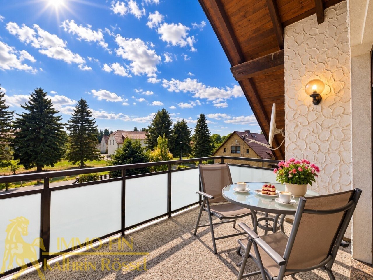 Südbalkon rechts Seite (KI-optimiert) Südbalkon rechts Seite (KI-optimiert)