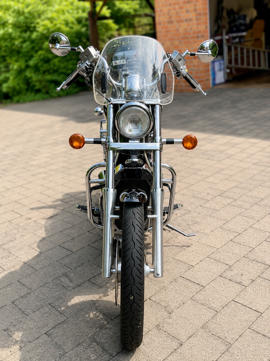 Suzuki Intruder 800 - Frontansicht