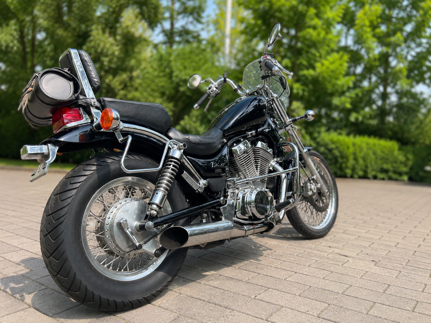 Suzuki Intruder 800 - Heck schräg rechte Seite